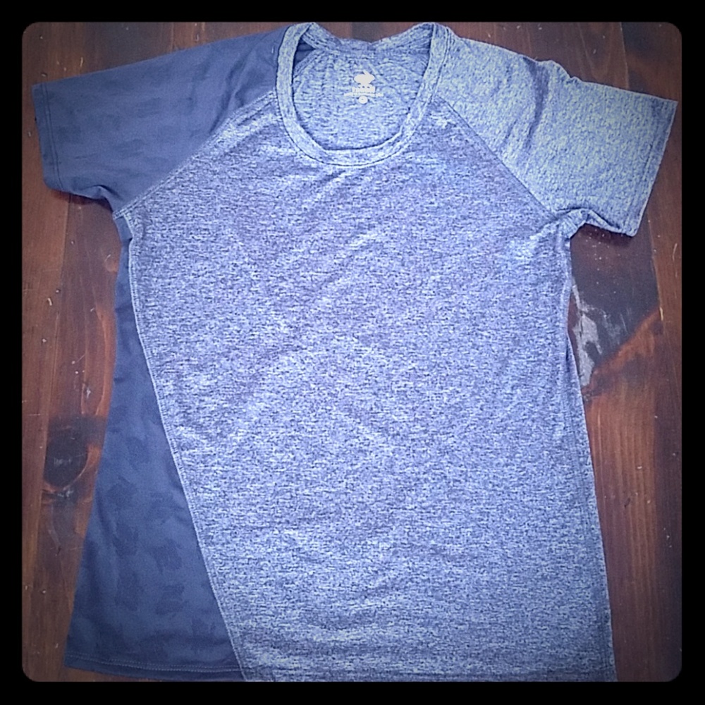 EUC Like New rabbit Tee Amo Running T-Shirt - Grey